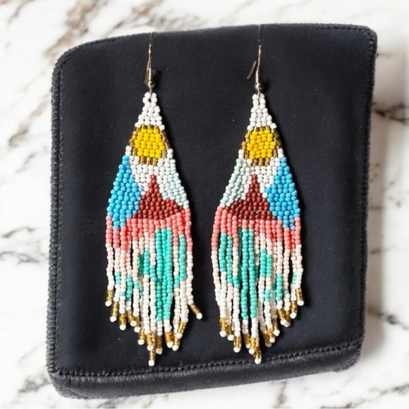 Jewelry - Sunrise patterned beaded tassel earrings. New.